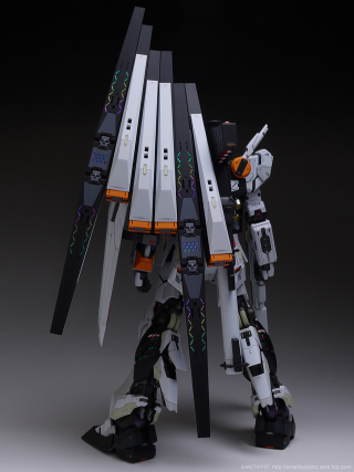 Illustration for article titled Someone Wants To Pay $9,000 for a Gundam Model